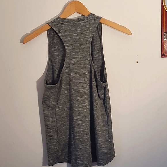 ⭐ $5 ⭐ ADIDAS Heather Grey Racerback Logo Workout Tank XS - Picture 5 of 5